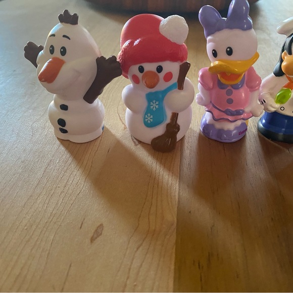 6 Fisher Price Disney Snowman Mickey Goofy Olaf Daisy Ms Potts Figurine Toys - Picture 5 of 12